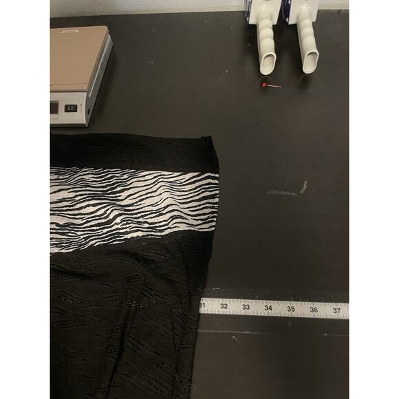 Chicos Womens High Low Tunic Size 3 US XL Black White Animal Print Stretch Sheer - Picture 5 of 7